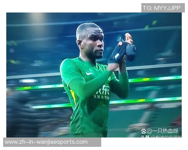 湿发球星风采：足球场上的独特魅力与热血拼搏